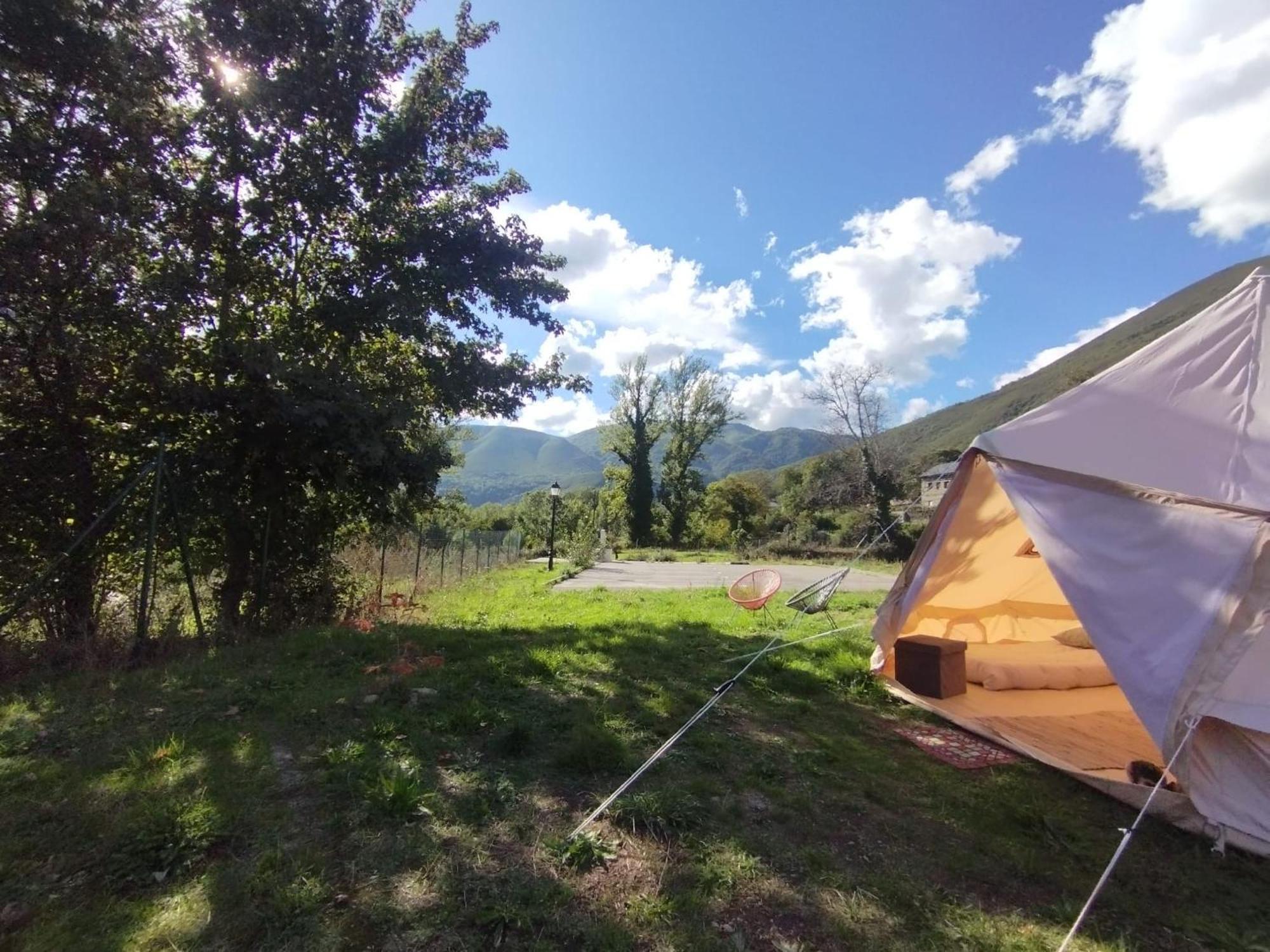 Camping La Zarapica - Palacios Del Sil Exterior photo